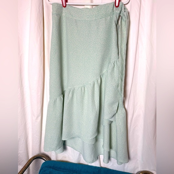 Lauren Conrad Women's Sz M Asymmetrical SideTie & Zip Layered Ruffle Skirt - Picture 3 of 6